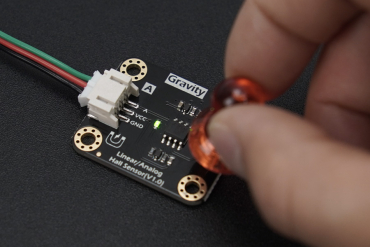 Hall Effect Sensor, Linear, Analog, with ±1200 GS Magnetic Field Range