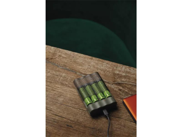 Battery charger GP Speed M451 + 4xAA ReCyko Pro
