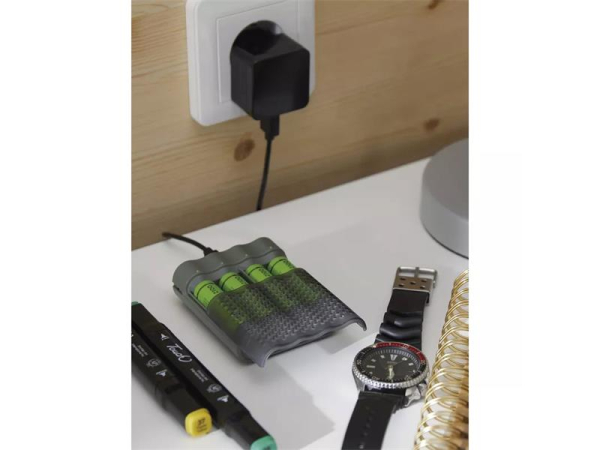 Battery charger GP Speed M451 + 4xAA ReCyko 2700
