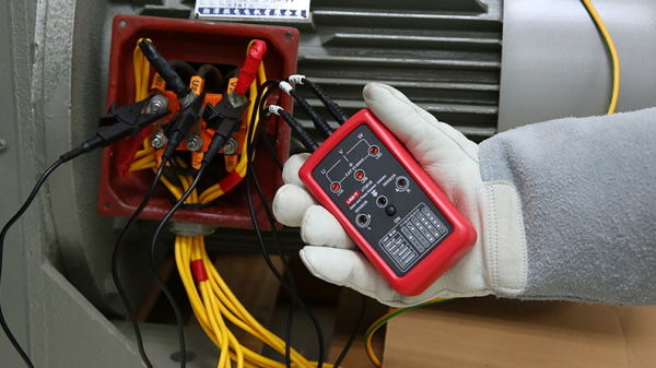 Fase Sekvens og Motor Rotationsindikator UNI-T UT261B AC Spænding 90V～600V Frekvens 15Hz～400Hz Arbejdsstrøm <3mA