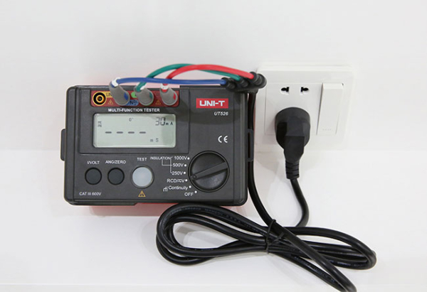 Elektrisk tester UNI-T UT526 - Universal måle- og testenhed