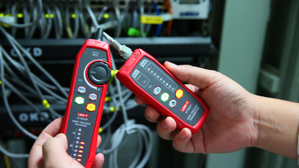 Kabeltester UNI-T UT683KIT - Intelligent kabelsøger med transmitter og modtager