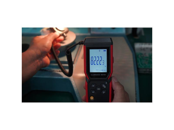 Digital Luxmeter UNI-T UT381A med bred måleområde og datalagring