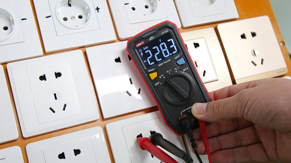 Multimeter UNI-T  UT123T