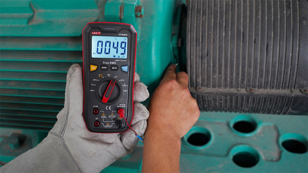 Digitalt multimeter UT60EU UNI-T med ægte RMS, spændings- og strømmåling op til 1000V/10A