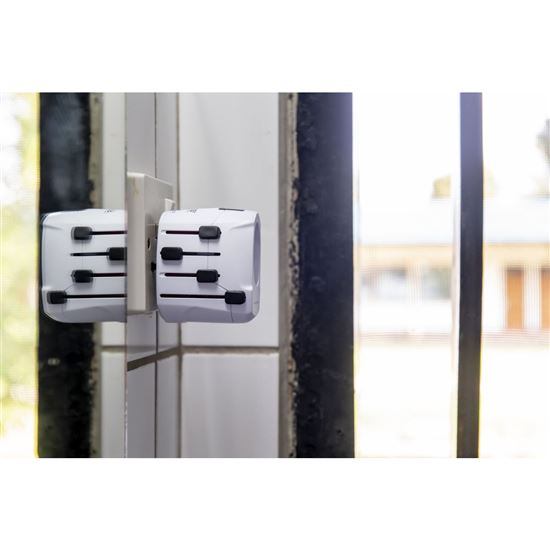 Rejseadapter SKROSS PA34 universel fra Tjekkiet til 150 lande, fuldt jordforbundet, 3-polet, 110V - 250V / 10A max.