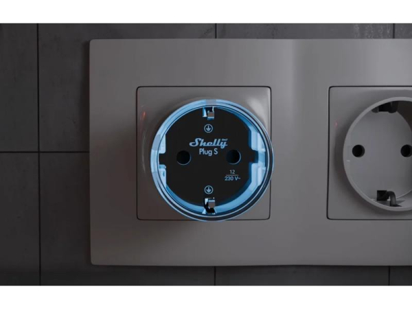 Smart stikkontakt Shelly Plug S MTR Gen3 WiFi med energiovervågning og Matter-standard