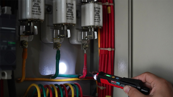 Spændingsdetektor UNI-T UT12E-EU PRO Line