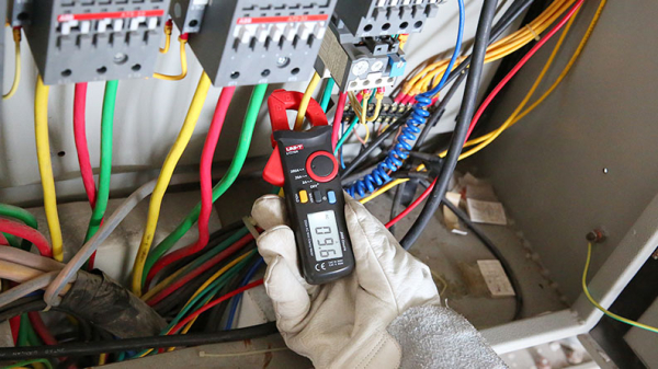 Mini klemmemåler UNI-T UT210A Multimeter