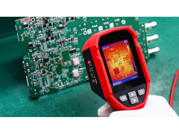 Termisk kamera UNI-T UTi716S med 160x120 pixels infrarød opløsning og 2MP digitalt kamera