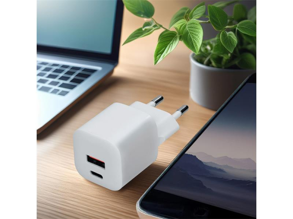 USB SOLIGHT Adapter DC77 USB-C 20W PD GaN Hurtigoplader AC 110-240V