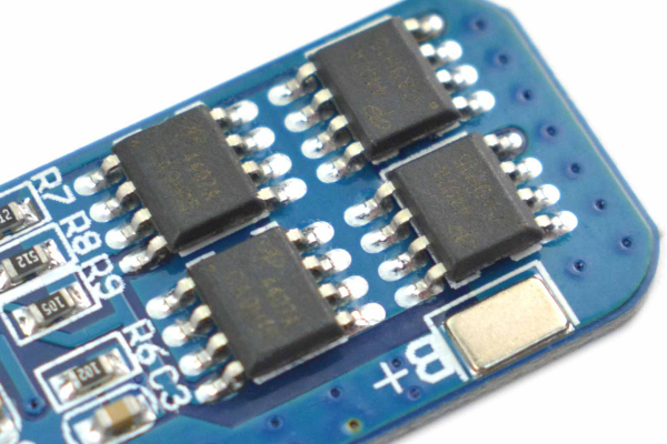 Batteribeskyttelsesmodul 18650 (12V 10A) Overcharge/Discharge Protection