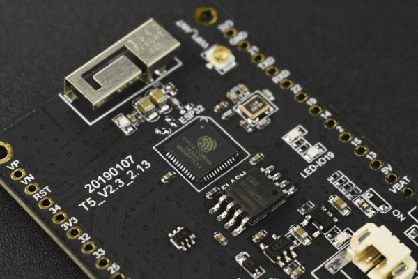 e-ink display til visning af tekst og grafik