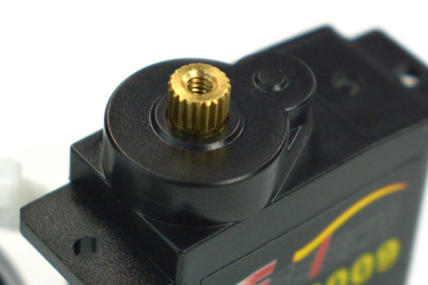 servo til robotter og RC-modeller