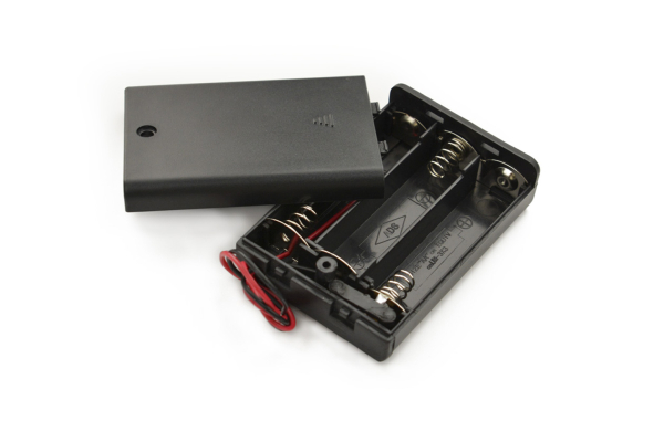 Battery Holder 3xAA, 4.5V Output, Cover & Switch