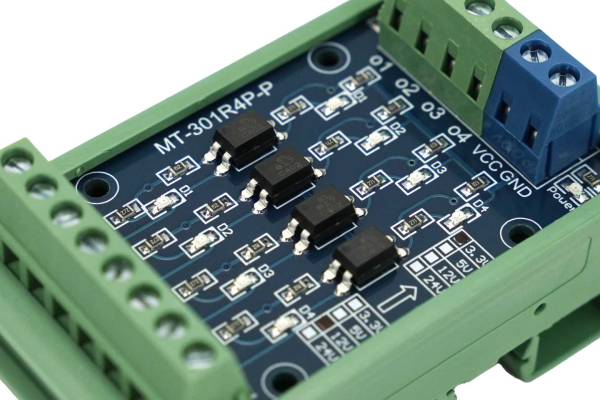 Level Converter, 4-Channel, Optocoupler, 12V to 3.3V, PNP Output