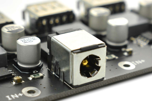 4-way Fast Charge Buck, kompatibel med Raspberry Pi 4B, Jetson Nano.