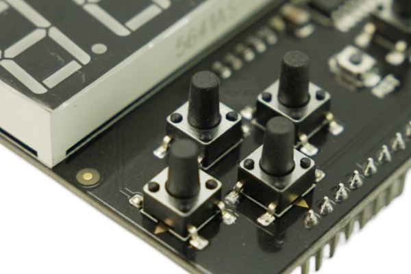 4-cifret 7-segment keypad shield med 5 knapper og I2C