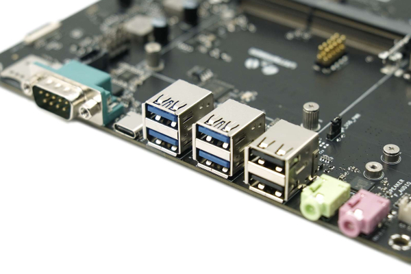 Evaluation Carrier Board, Full-Function, for LattePanda Mu Compute