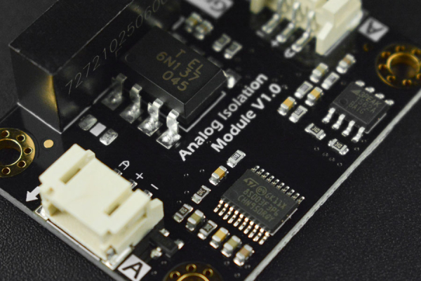 Gravity: Analog Signal Isolator, 5V, 1:1 Ratio, No Soldering, 42x32mm