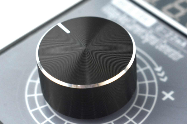 High Precision Handheld Signal Generator, 0.05V Accuracy, ±10V Output