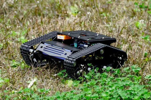 robot-chassis med motorer