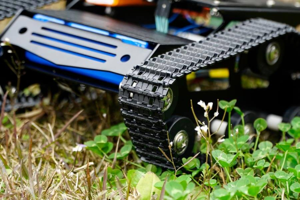 Tracked Chassis InchYuewalkerInch (Black), High-Power Motors, Aluminium