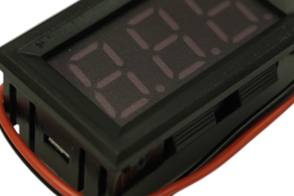 LED Voltage Meter Green, 3-30V, 1% Accuracy