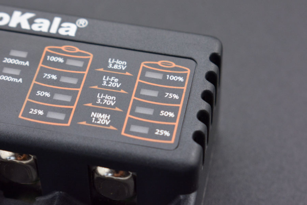 Smart Multifunctional Charger, 4 Slots, Li-ion/Ni-MH, LED Indicators