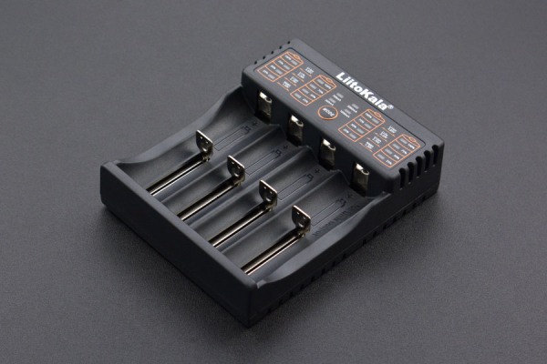 Smart Multifunctional Charger, 4 Slots, Li-ion/Ni-MH, LED Indicators