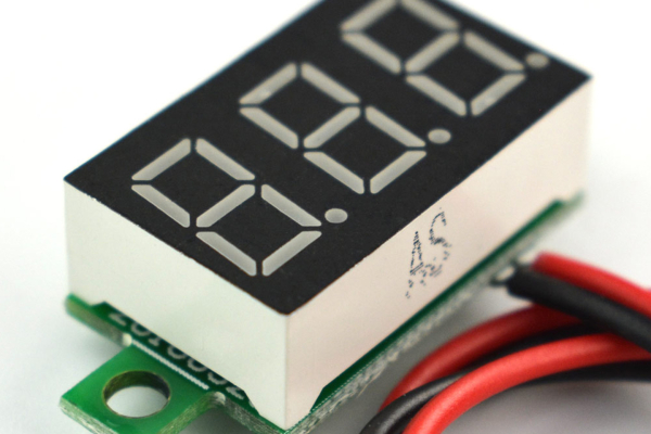 Voltage Monitoring Module 2.5V-30V, 300ms Refresh, 0.1V Error